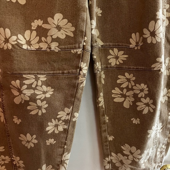 Loving/women’s NWT Floral High Rise Barrel Denim Jeans - Tan Size S - Picture 6 of 13
